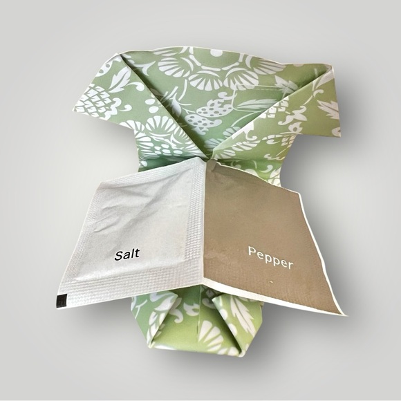 Hawaiian Airlines Salt & Pepper ORIGAMI Aloha Shirt Collectible Souvenir New - Picture 3 of 16